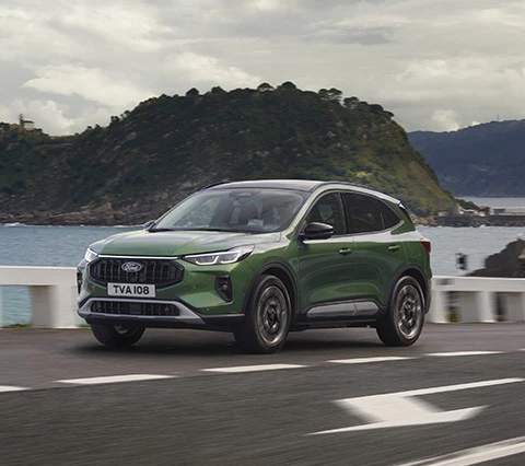 Nuova Ford Kuga Hybrid Titanium