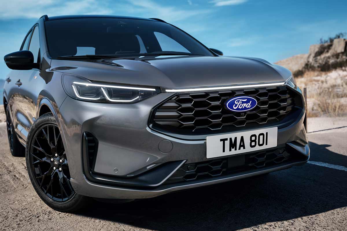 Kuga ST Line X Arriva Il Pacchetto Black