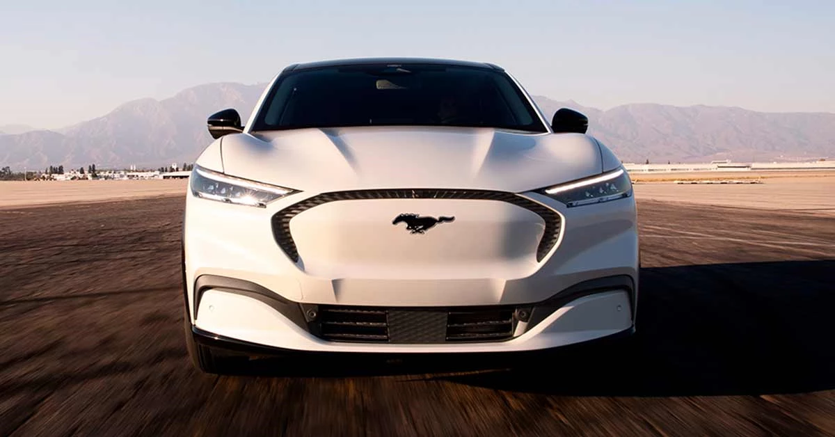 Ford Mustang Mach E Bianca